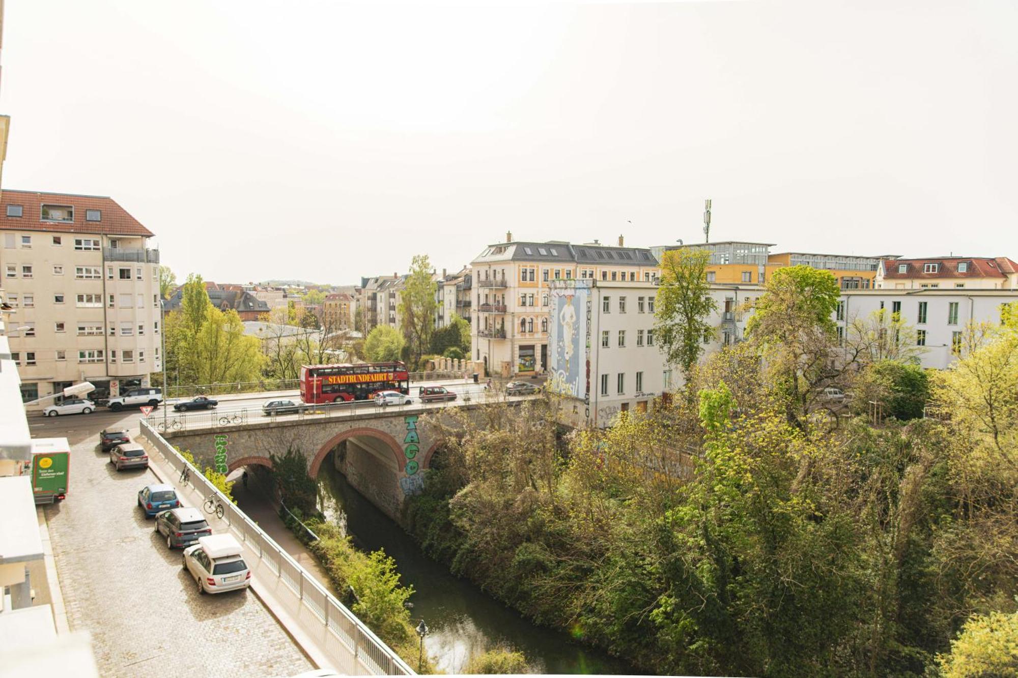 Prime - 2 Zimmer Wohnung Direkt Am Fluss Lipsia Esterno foto
